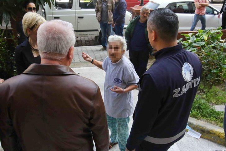 Apartman dairesinden 47 kedi, 6 köpek ve 1 kaplumbağa çıktı  G3