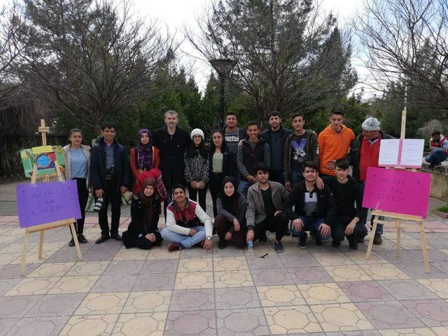 Midyat’ta öğrenci ve eğitimcilerden örnek çalışma