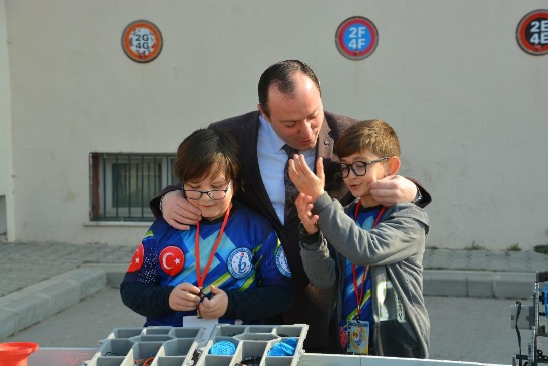 &Ccedil;ocuklar kongre yaptı