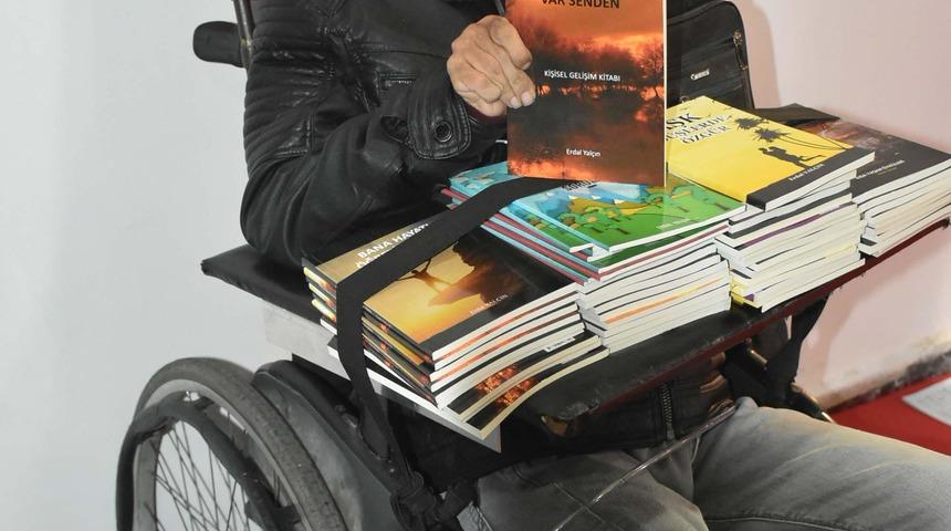 Engelli yazar, 17 kitabıyla fuarda