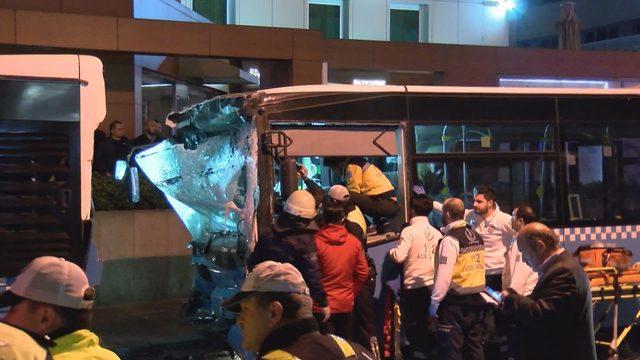 Şişli'de halk otobüsü kaza yaptı, yaralılar var