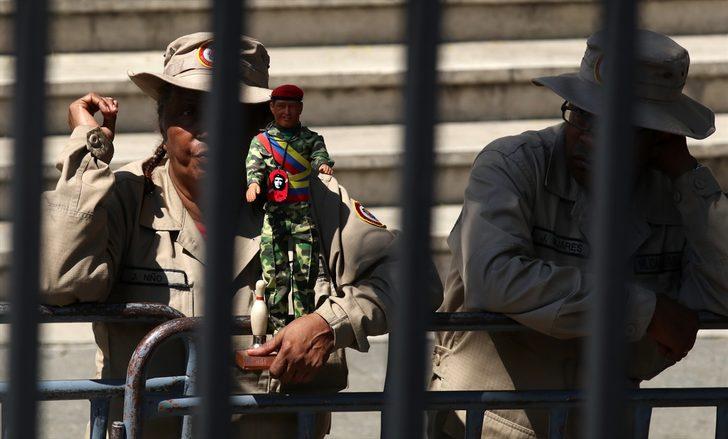  Maduro 'diyaloğa', Guaido 'sokağa' çağırdı G4