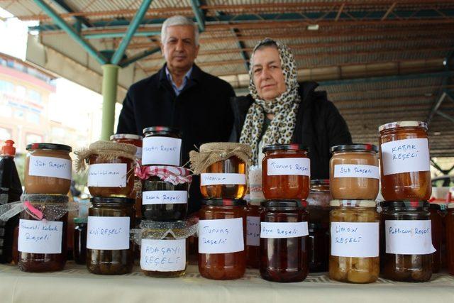 (Özel) Gezmekten sıkılıp reçel işine girdiler, şimdi siparişe yetişemiyorlar