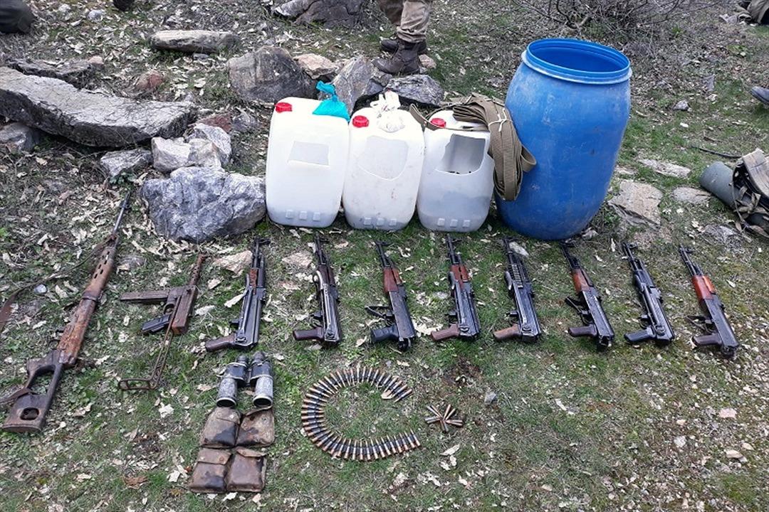 Tunceli'de ter&ouml;r &ouml;rg&uuml;t&uuml;ne ait silah deposu imha edildi