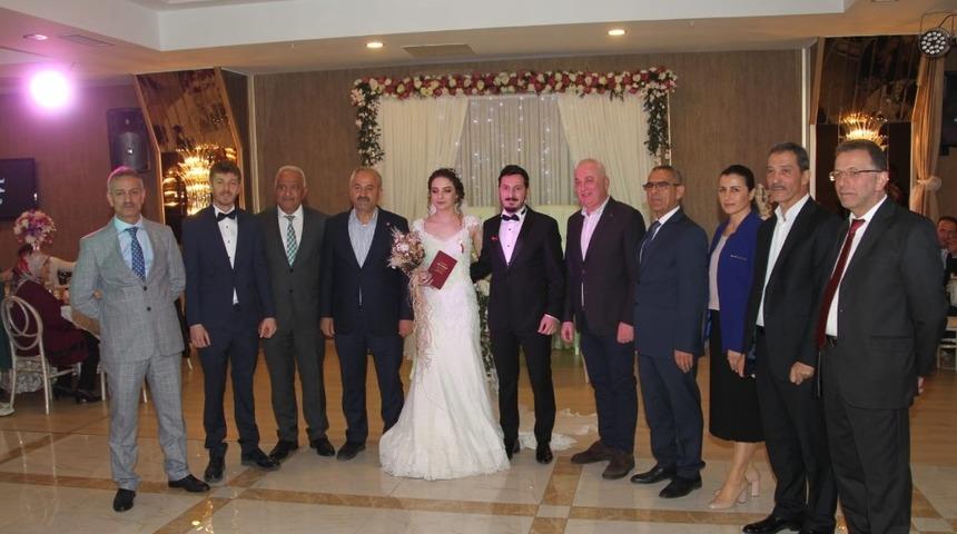 Başkan B&uuml;y&uuml;kg&ouml;z, ilk nikahını kıydı