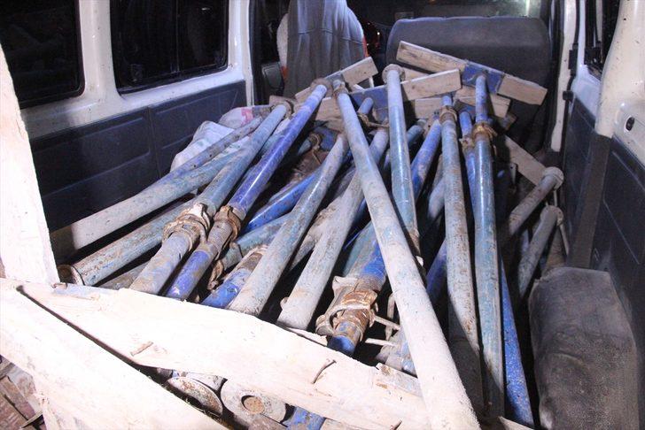 İnşaat iskelesini çalmaya çalışırken yakalandılar G4