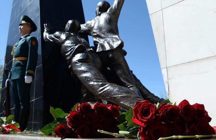  Kırgızistan'da '7 Nisan Halk Devrimi' kurbanları anıldı  G1