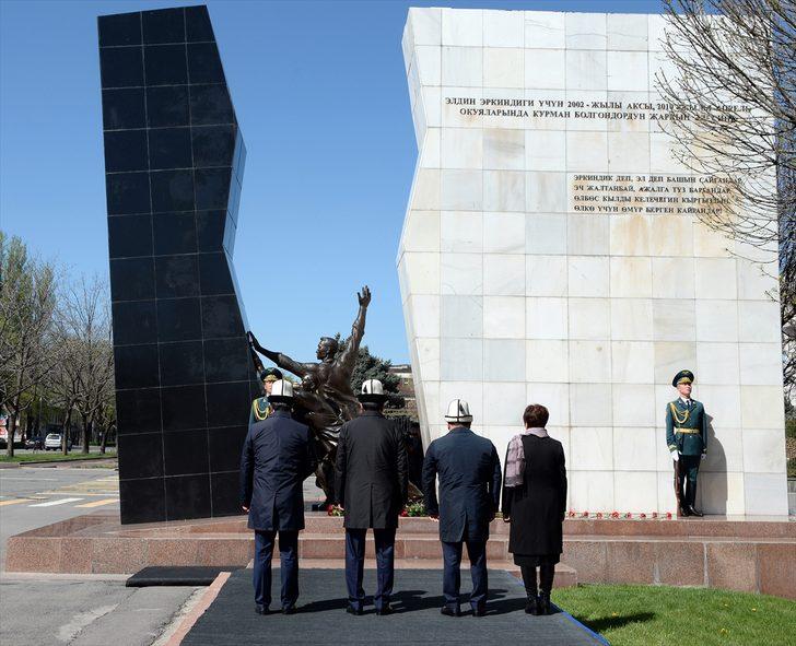  Kırgızistan'da '7 Nisan Halk Devrimi' kurbanları anıldı  G4