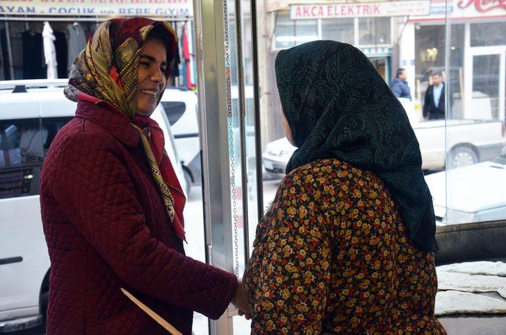 Bu mahallede muhtarlık mührü kadınlara emanet  G4