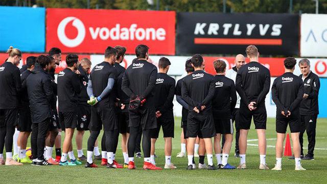 Beşiktaş'ta Quaresma ve Adriano Rize'ye götürülmedi