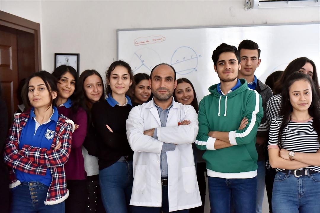  Metropoldeki yaşamı bırakıp k&ouml;y&uuml;ne muhtar oldu 