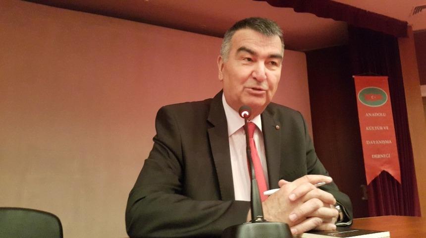 &rsquo;Kuruluş Osmanlı&rsquo; kitabı i&ccedil;in imza g&uuml;n&uuml; d&uuml;zenlendi