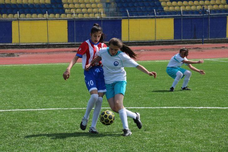 Futbol grup müsabakaları sona erdi G1