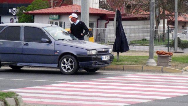 Kavşaklardaki seyyar satıcılara ve dilencilere ceza