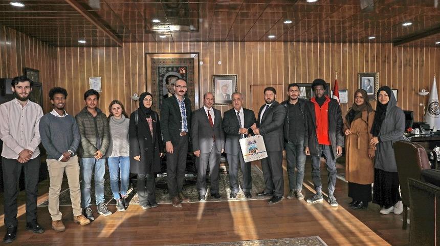 ERULDER, Rekt&ouml;r &Ccedil;omaklı&rsquo;yı Uluslararası &Ouml;ğrenci buluşmasına davet etti