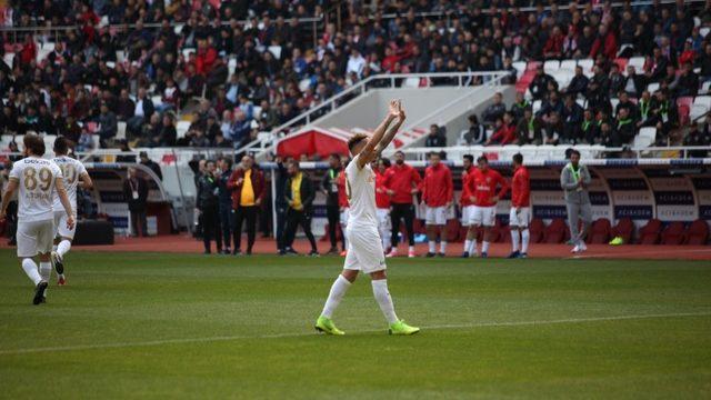 Tjaronn Chery Sivas’ı boş geçmiyor