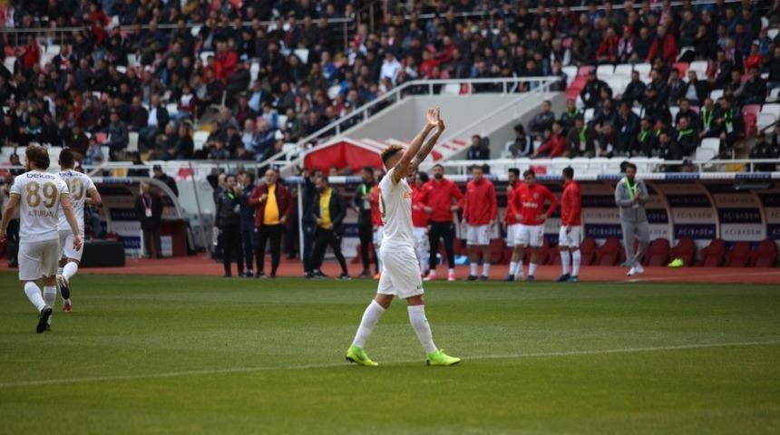 Tjaronn Chery Sivas’ı boş geçmiyor