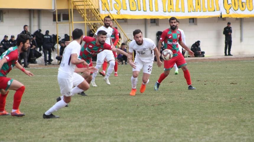 Bayburt evinde berabere kaldı