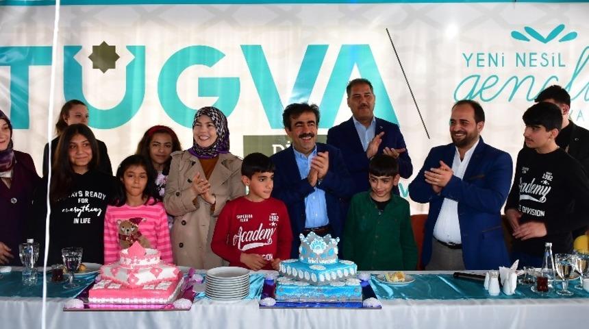 Vali G&uuml;zeloğlu &ccedil;ocuk evlerindeki &ccedil;ocukların doğum g&uuml;n&uuml;n&uuml; kutladı