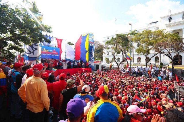Maduro, diyalog için Uruguay ve Meksika’dan yardım istedi