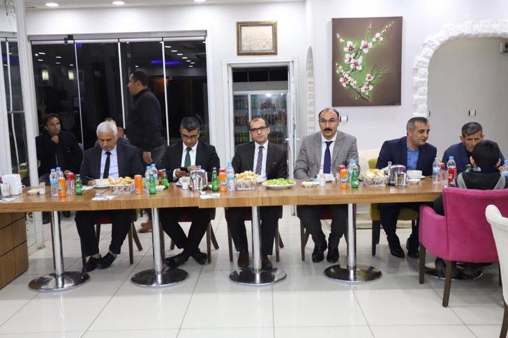 - Çukurca belediyesinden kaymakam Ayca’ya plaket G3