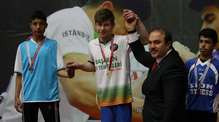 Ordu&rsquo;daki bilek g&uuml;reşi m&uuml;sabakaları sona erdi