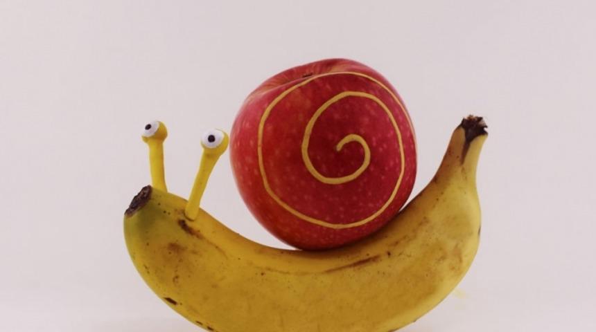 İspanyol Artistten Meyvelerle Sanatsal Çalışma