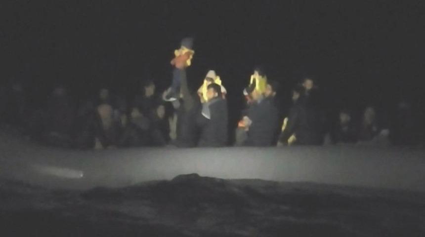 Kuşadası&rsquo;nda 33&rsquo;&uuml; &ccedil;ocuk 94 ka&ccedil;ak g&ouml;&ccedil;men yakalandı