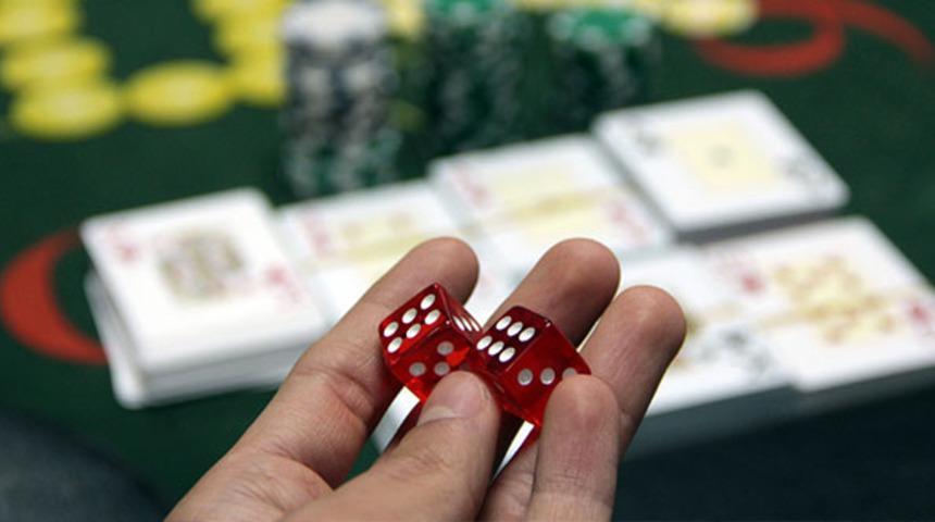 İş&ccedil;i sendikasına kumar operasyonu