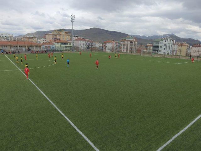 Büyüleyenspor adım adım şampiyonluğa gidiyor