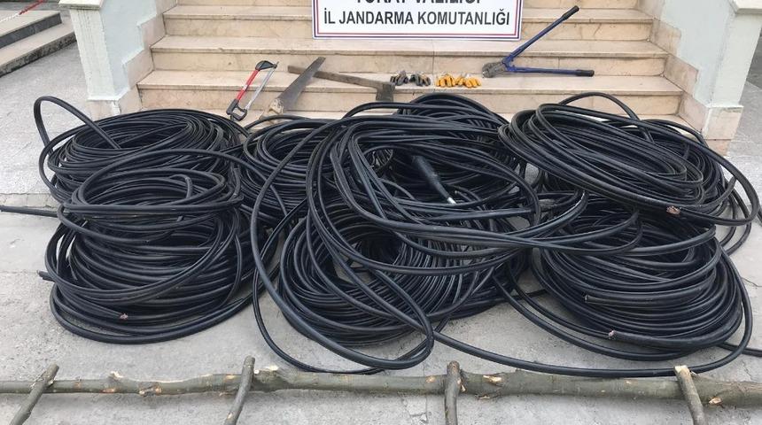 Jandarma sorguladı, hırsızlar itiraf etti