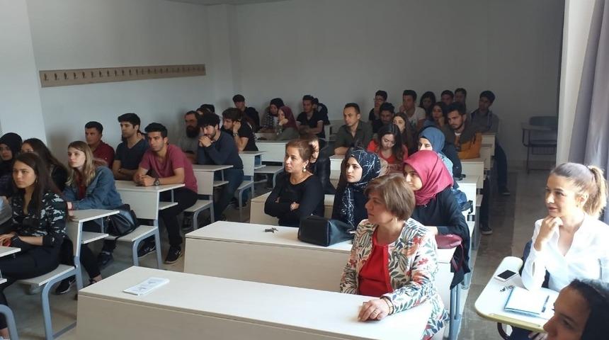 Kumluca’da öğrencilere ve personele sigara bırakma semineri verildi