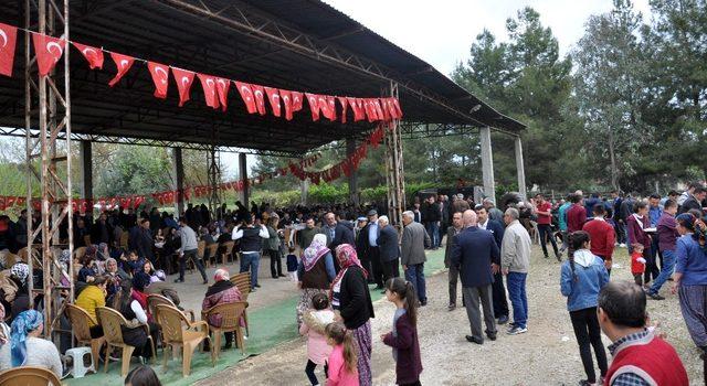 Yeni seçilen muhtardan seçmene kavurma