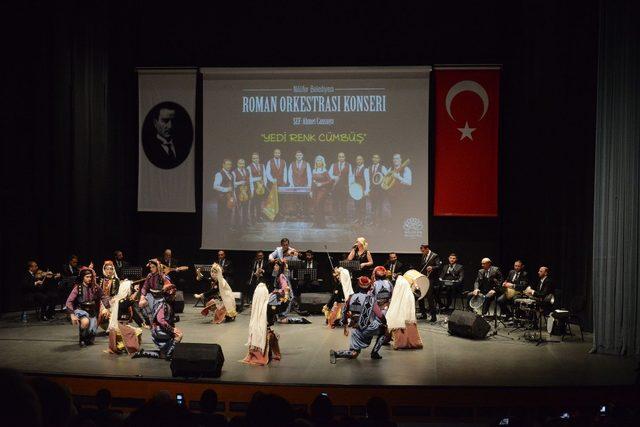 Roman orkestrası coşturdu