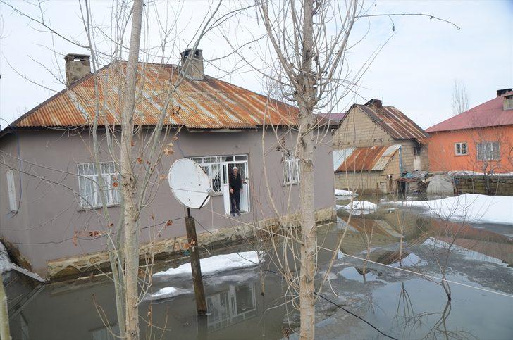 Karlar eriyince evleri su bastı G2