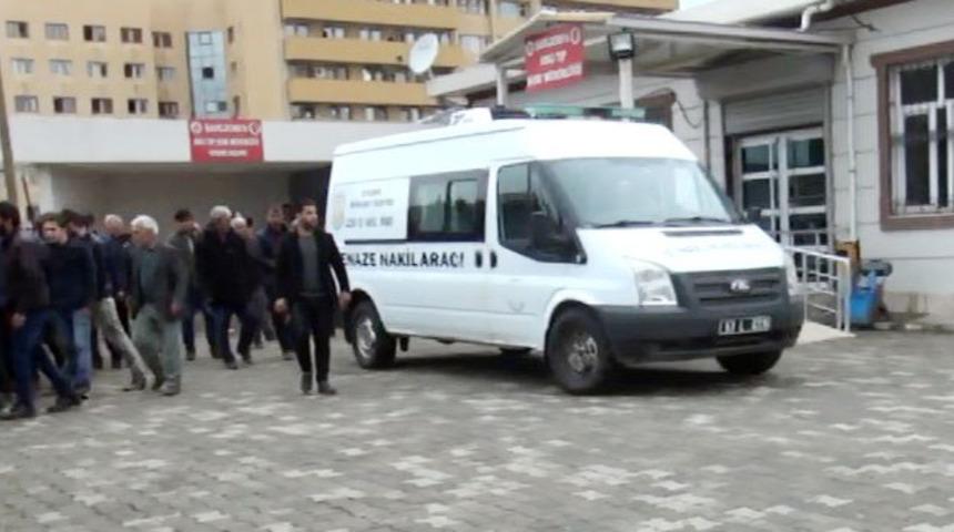 Otomobile &ccedil;arpan motosikletin s&uuml;r&uuml;c&uuml;s&uuml; &ouml;ld&uuml;