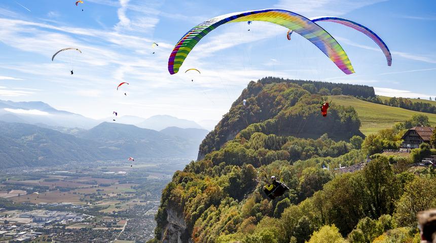 Gelincik Tepesi yamaç paraşütü tutkunlarının yeni gözdesi oldu