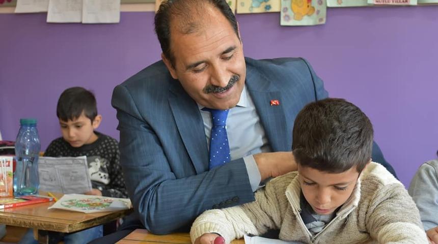 Milli Eğitim M&uuml;d&uuml;r&uuml; Aziz G&uuml;n, okulları denetledi