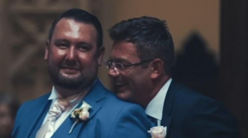 Erkekler de ağlar! Gelini ilk kez gördüklerinde bakın nasıl tepki verdiler...