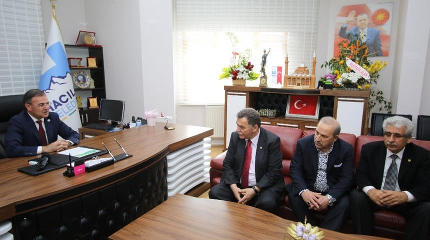 Esnaf Odalarından Başkan &Ouml;zdoğan&rsquo;a Hayırlı Olsun Ziyareti