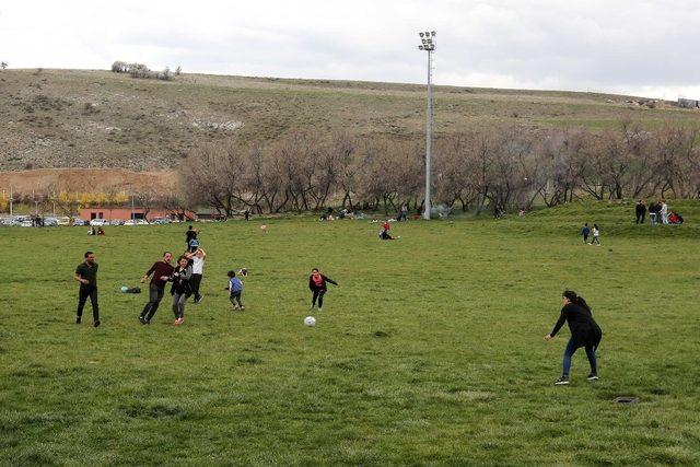 Yenimahalle’ye bahar geldi