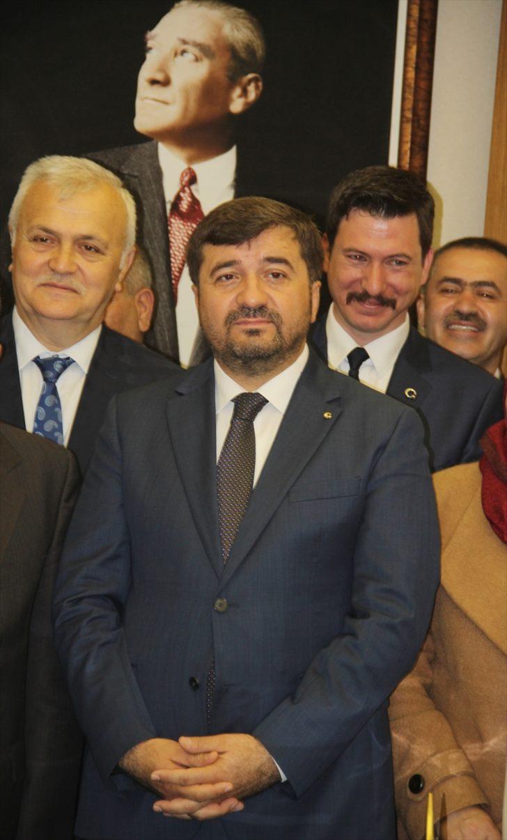 Giresun Belediye Başkanı Şenlikoğlu, mazbatasını aldı  G4