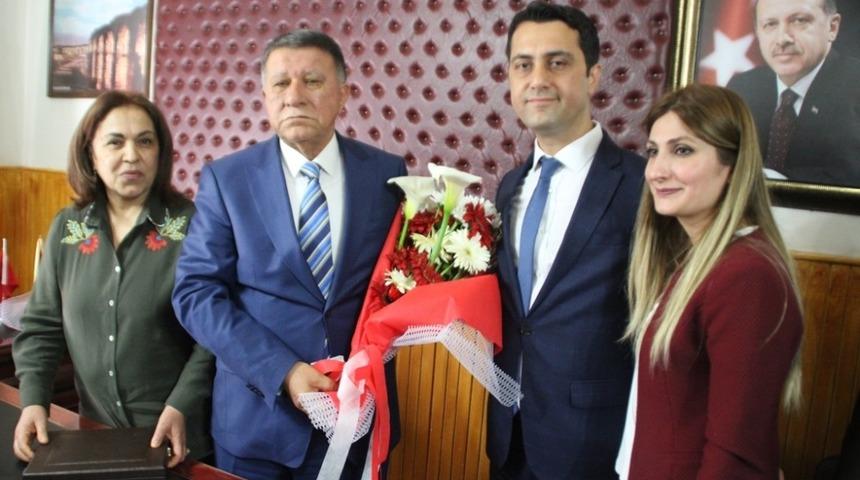 Erzin Belediye Başkanı Elmasoğlu görevi devraldı