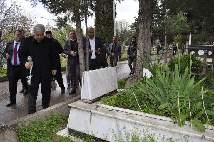 Siverek’te, şehit polisler mezarları başında anıldı G3