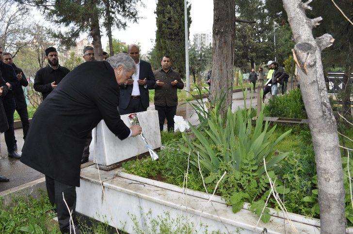 Siverek’te, şehit polisler mezarları başında anıldı G5