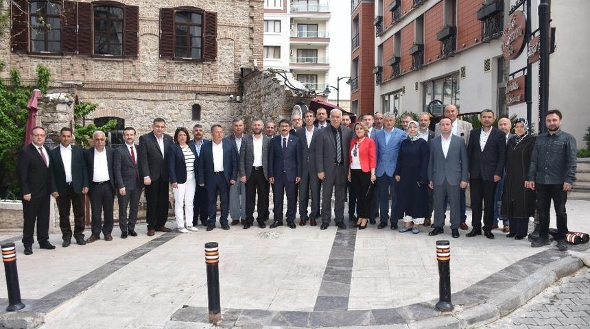 Başkan Çelik Cumhur İttifakı meclis üyeleriyle istişare yaptı