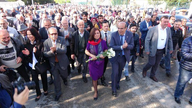 Safranbolu'nun ilk kadın belediye başkanı mazbatasını aldı