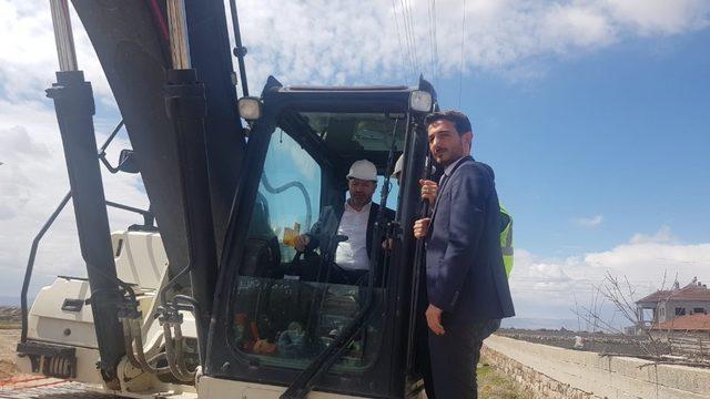 Başkan Cabbar Mazbatayı Aldıktan Sonra İlk Hizmetini Sindelhöyük’e Yaptı