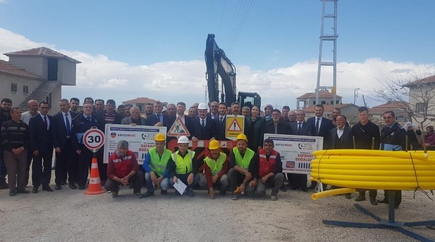 Başkan Cabbar Mazbatayı Aldıktan Sonra İlk Hizmetini Sindelh&ouml;y&uuml;k&rsquo;e Yaptı