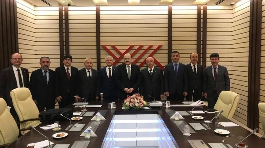 BE&Uuml; rekt&ouml;r&uuml; y&uuml;ksek&ouml;ğretimde dijital d&ouml;n&uuml;ş&uuml;m projesi toplantısına katıldı